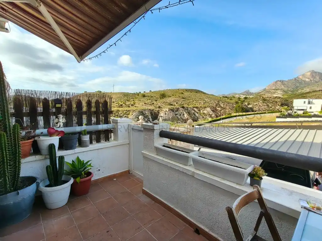 Terrasse von Einfamilien-Reihenhaus zum Verkauf in Petrer