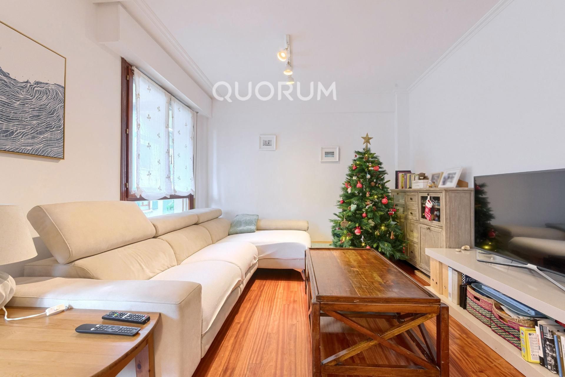 Sala d'estar de Pis en venda en Arrigorriaga amb Calefacció, Traster i Balcó