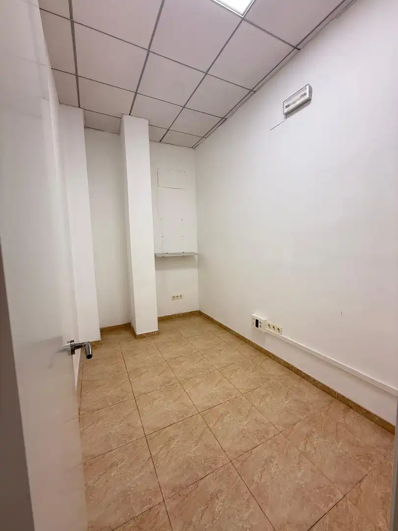 Business premises to rent in Carrer Carrer Pau Casals, imagen 15