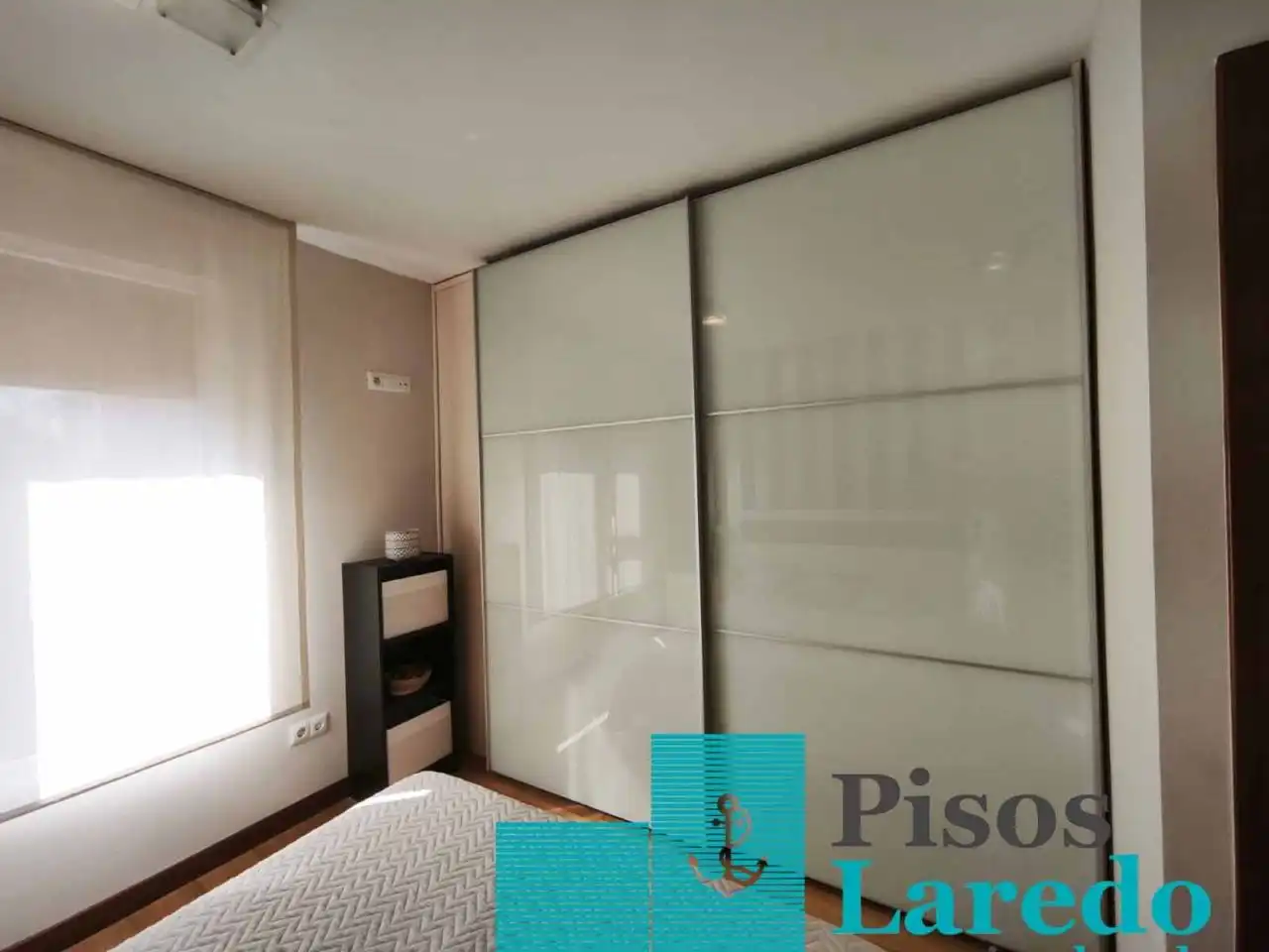 Habitación de Piso en venta en Laredo con Calefacción, Parquet y Amueblado