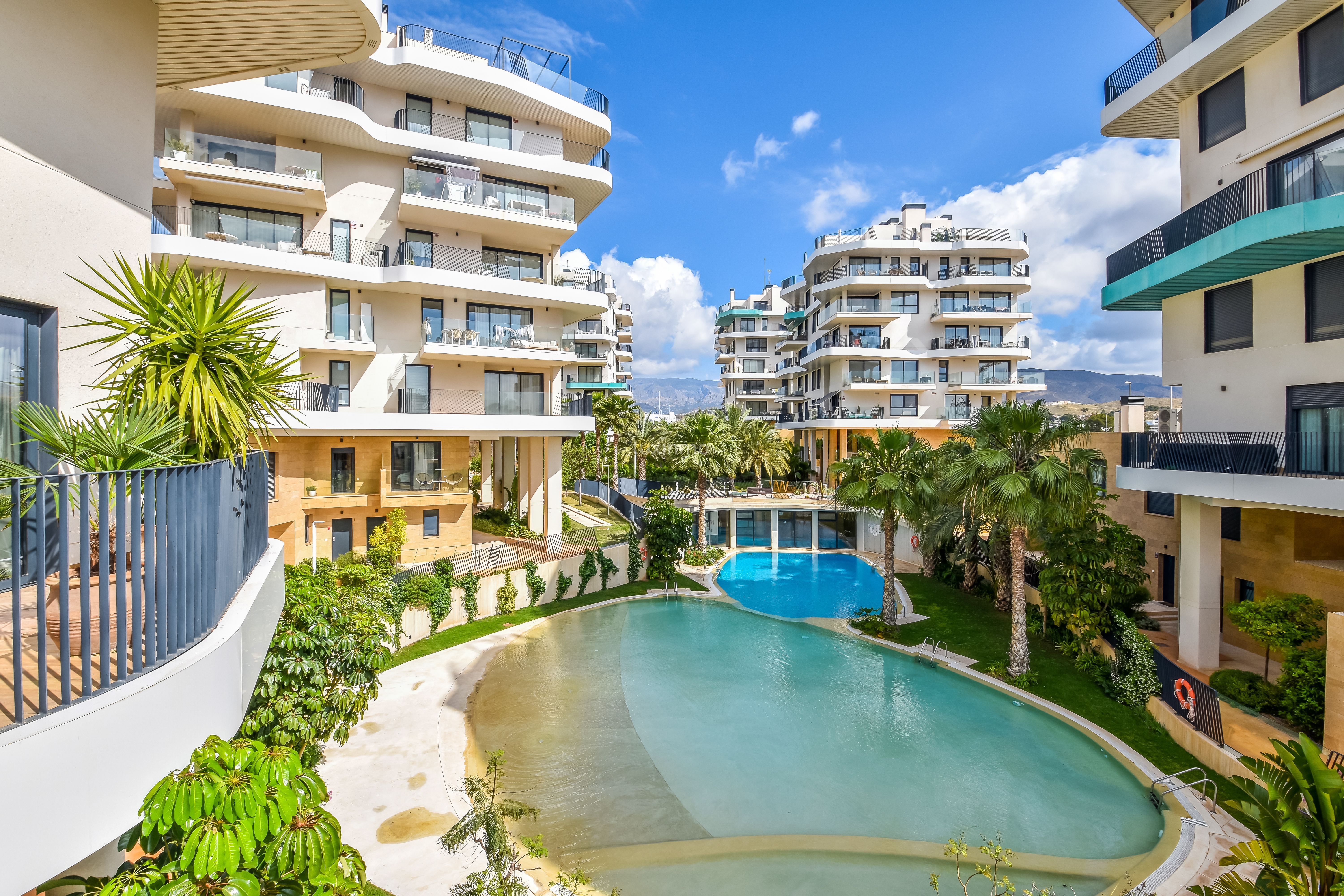 Exterior view of Duplex for sale in Villajoyosa / La Vila Joiosa  with Air Conditioner, Heating and Private garden