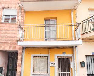 Vista exterior de Casa adosada en venda en Paracuellos de Jarama amb Balcó