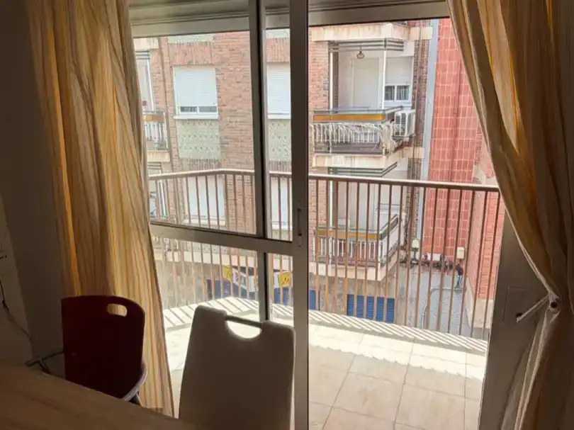 Terrasse von Wohnung zur Miete in  Murcia Capital mit Klimaanlage und Balkon