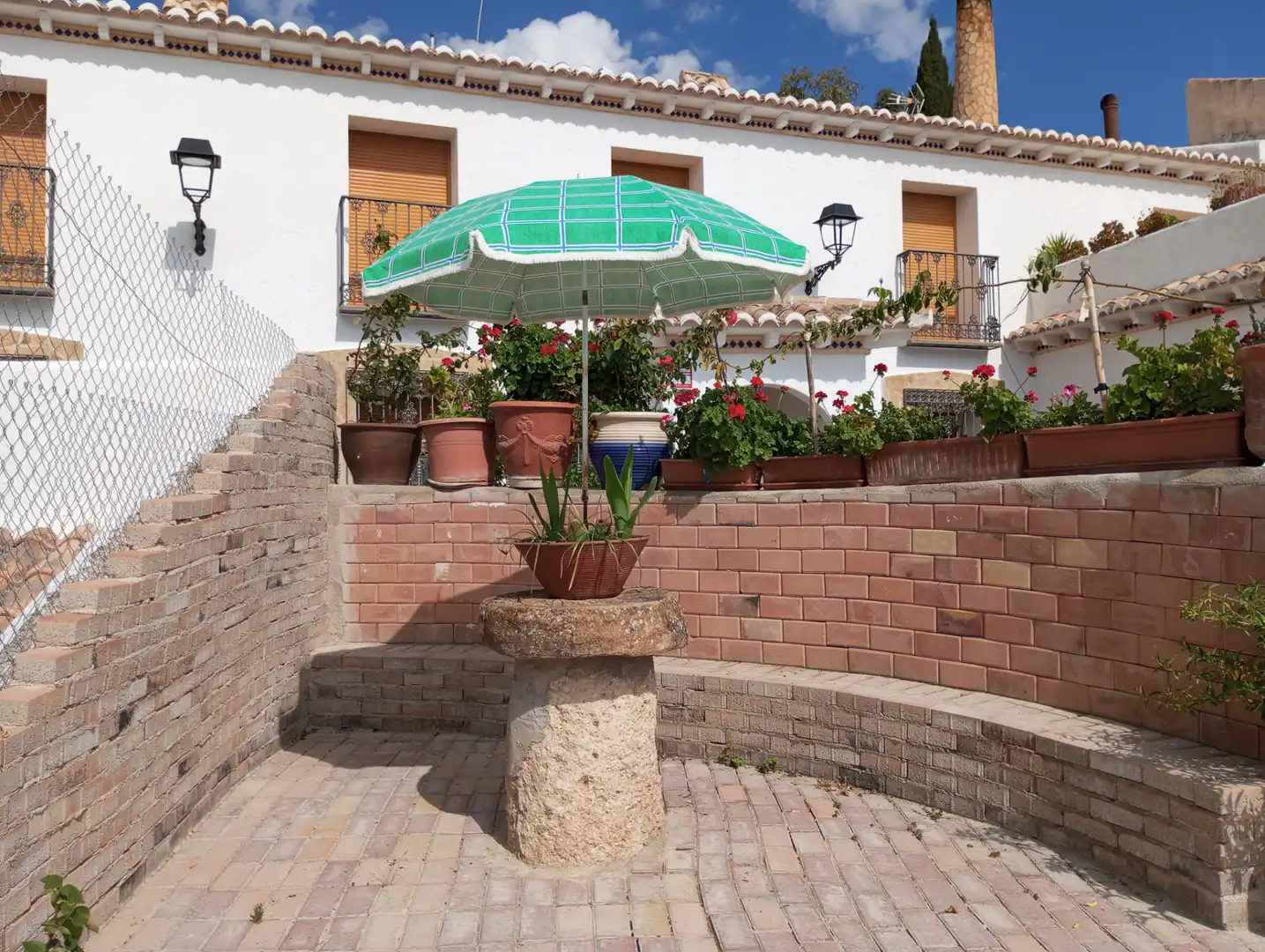 Jardí de Casa o xalet de lloguer en Cortes de Baza amb Moblat, Es permeten mascotes i Piscina comunitària