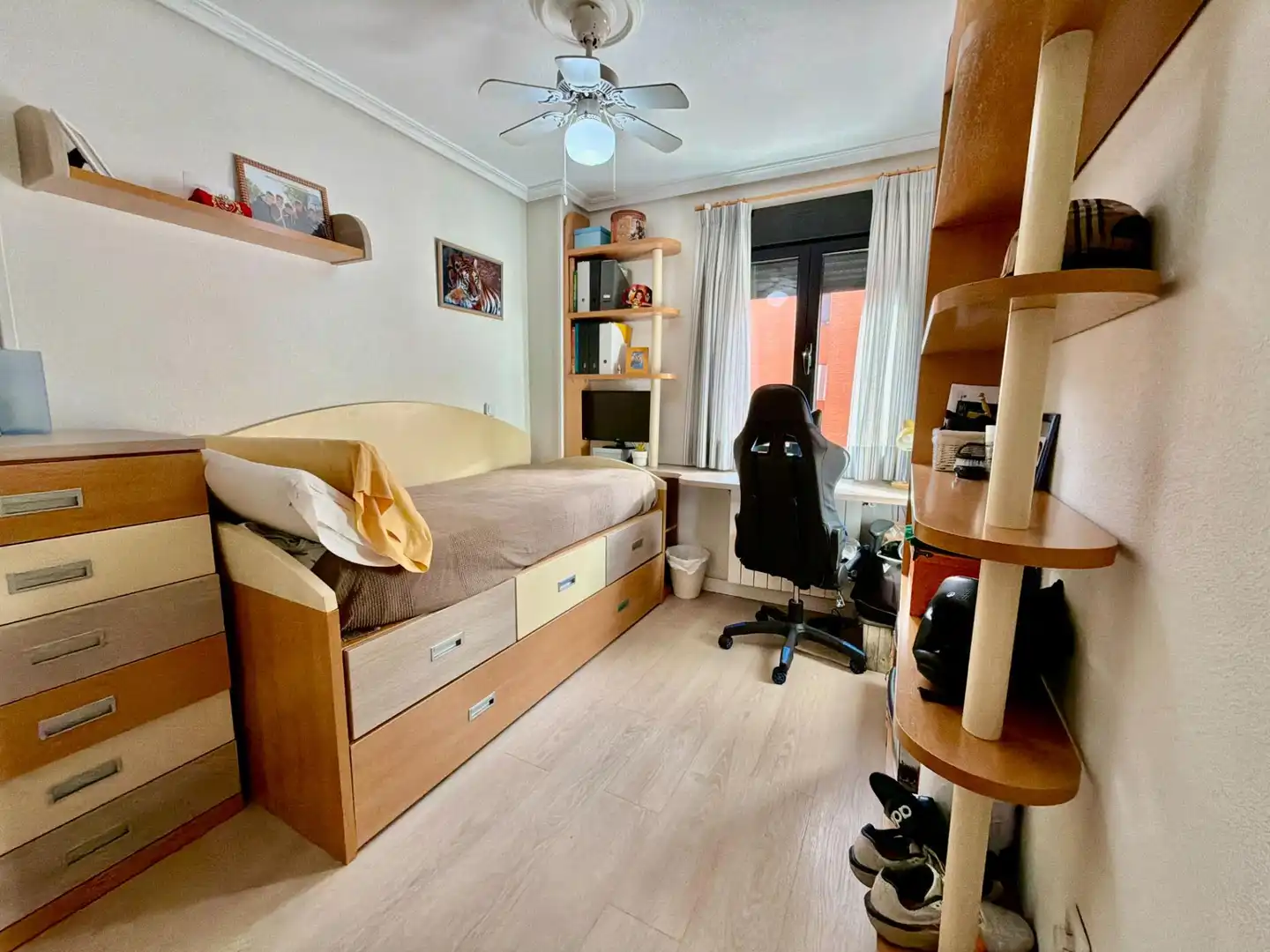 Bedroom of Flat for sale in Madrid  with Air Conditioner, Heating and Storage room