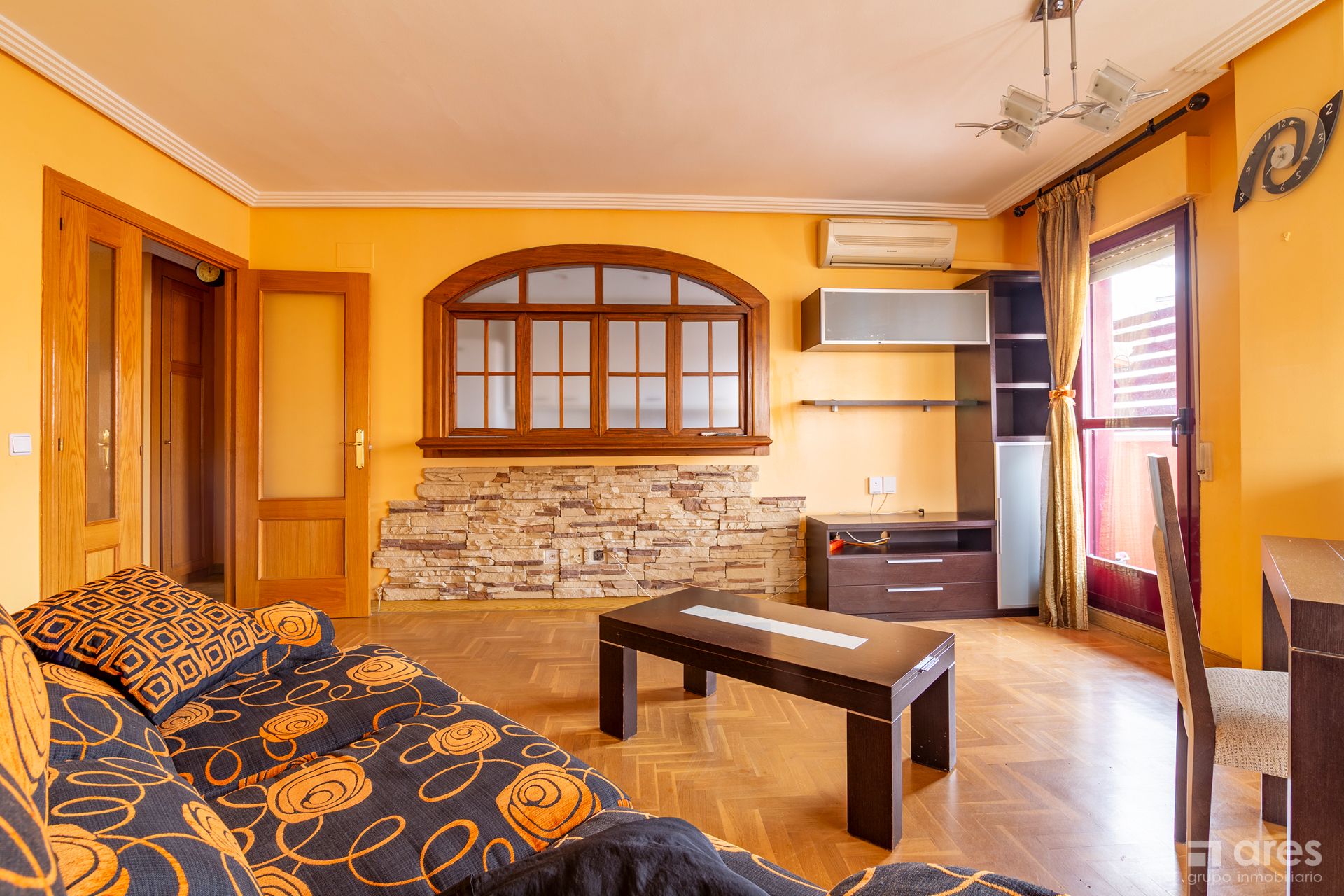 Living room of Flat for sale in Alcorcón  with Air Conditioner, Heating and Terrace