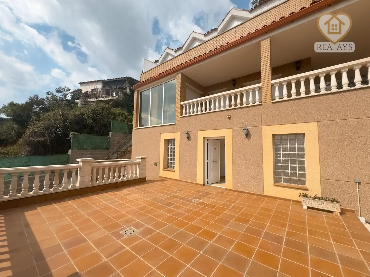 Vista exterior de Casa o chalet en venta en Vallirana con Aire acondicionado, Calefacción y Jardín privado
