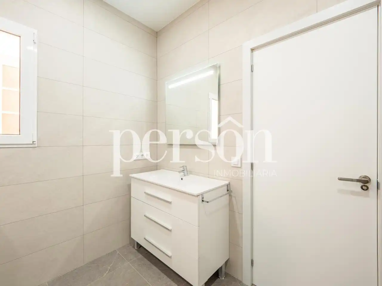 Baño de Piso de alquiler en Valencia con Aire acondicionado, Calefacción y Amueblado