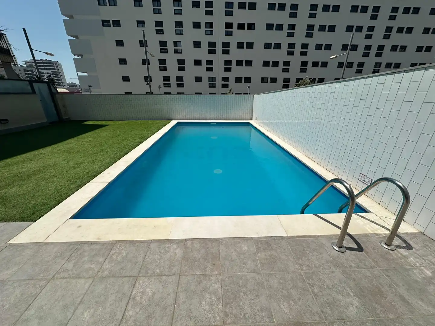 Piscina de Piso de alquiler en Badalona con Calefacción, Parquet y Trastero