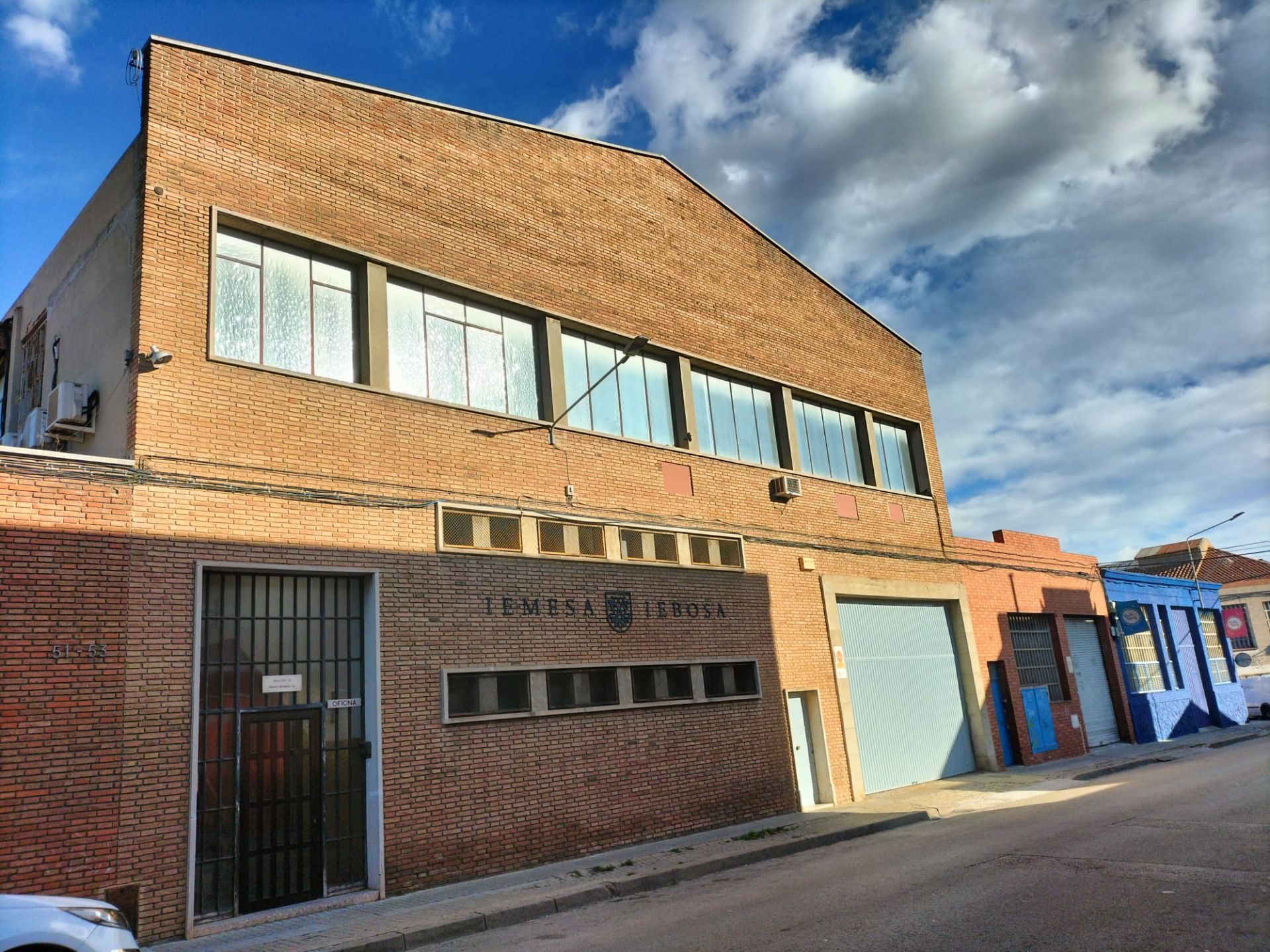 Vista exterior de Nave industrial en venta en Sabadell