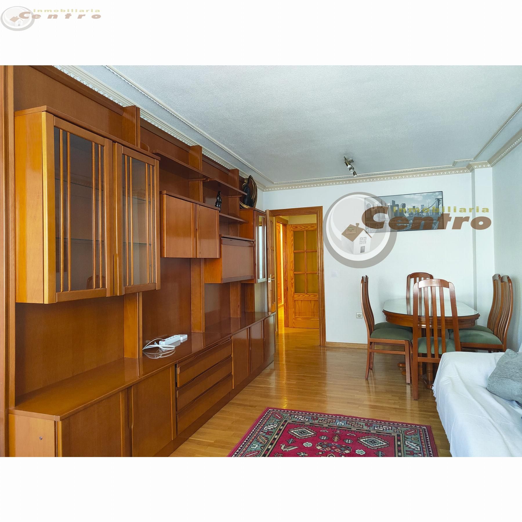 Dormitori de Pis de lloguer en  Albacete Capital amb Calefacció, Moblat i Balcó