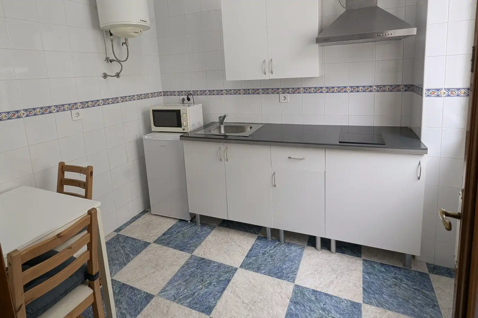 Kitchen of Buildings for sale in Cádiz