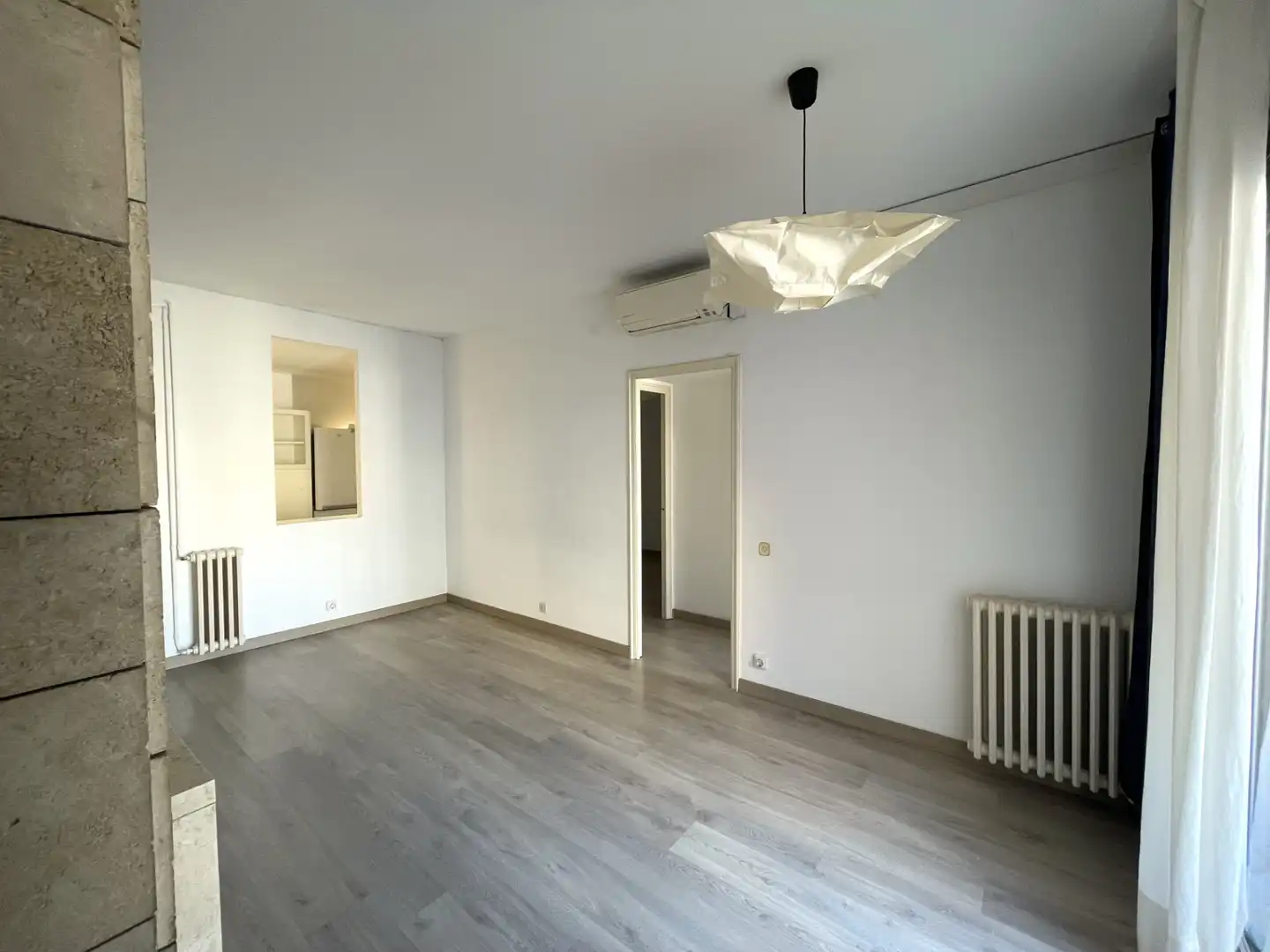 Sala d'estar de Pis en venda en Barcelona amb Aire condicionat, Calefacció i Parquet