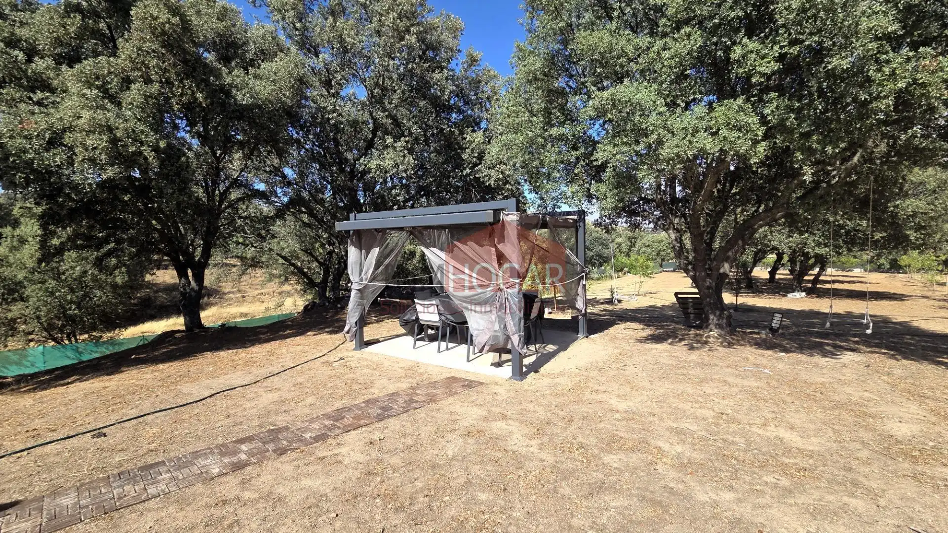 Finca rústica en venda en Burgohondo amb Jardí privat, Piscina i Moblat