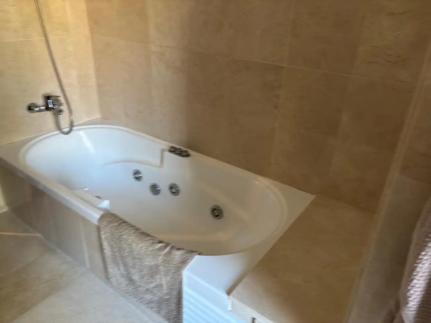 Bany de Apartament de lloguer en Marbella amb Calefacció, Jardí privat i Terrassa