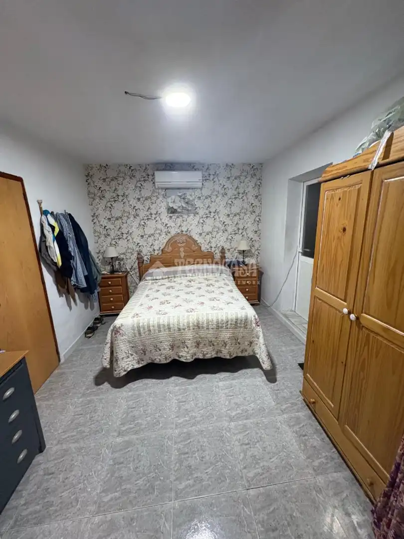 Bedroom of Flat for sale in Almuñécar  with Air Conditioner, Private garden and Swimming Pool