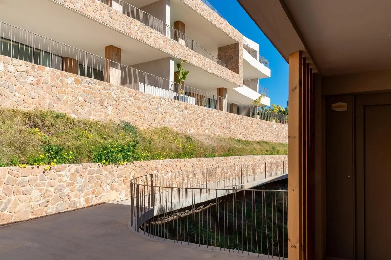 Vista exterior de Apartament en venda en Oropesa del Mar / Orpesa amb Aire condicionat, Jardí privat i Terrassa