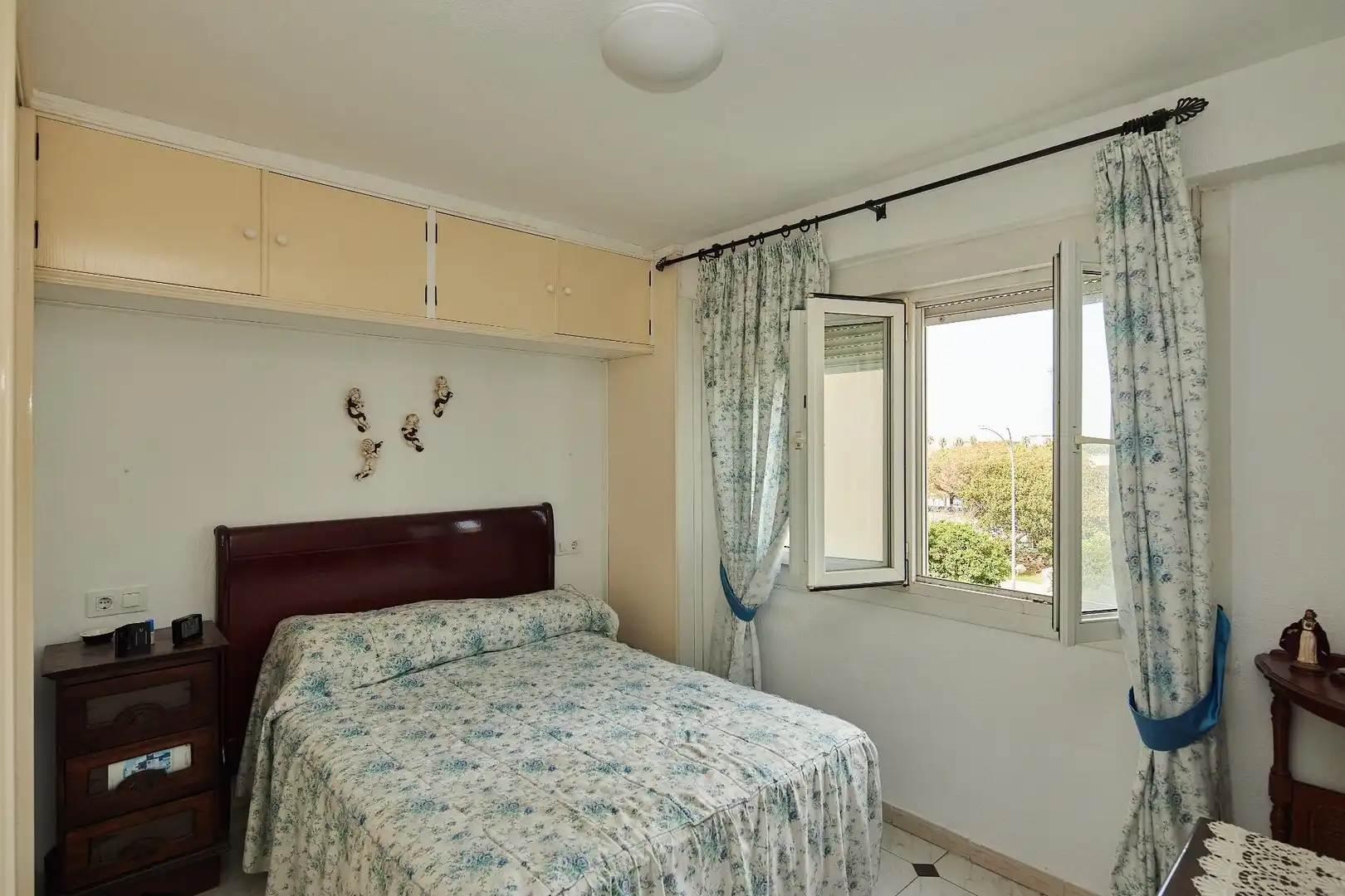 Habitación de Piso en venta en Cádiz con Terraza, Balcón y Alarma