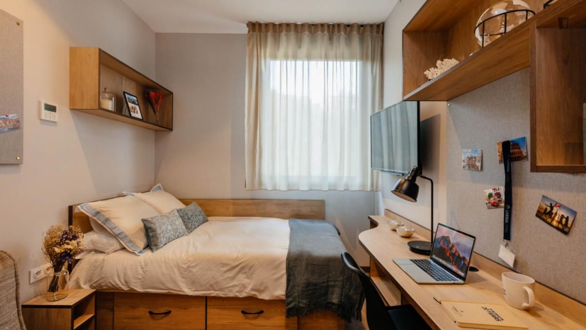 Bedroom of Flat for rent in  Pamplona / Iruña  with Air Conditioner, Furnished and Internet