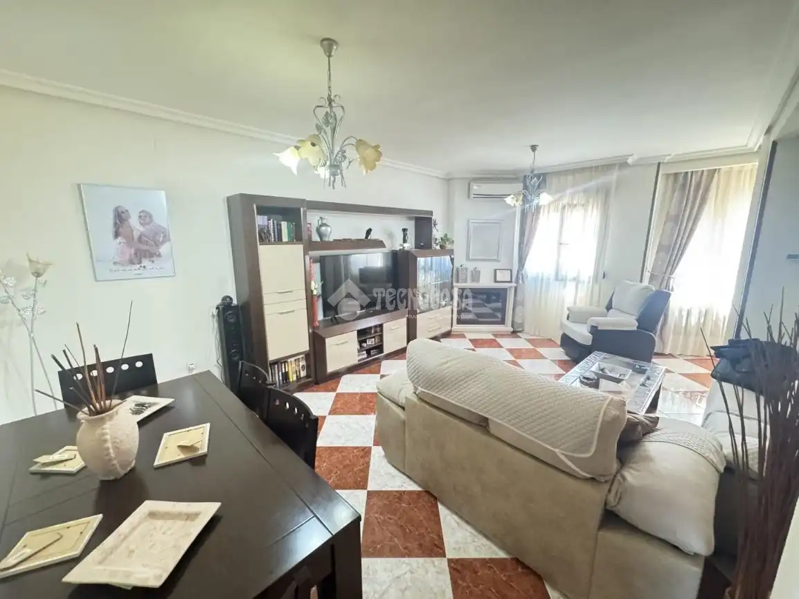 Wohnzimmer von Einfamilien-Reihenhaus zum Verkauf in Yepes mit Klimaanlage, Heizung und Terrasse