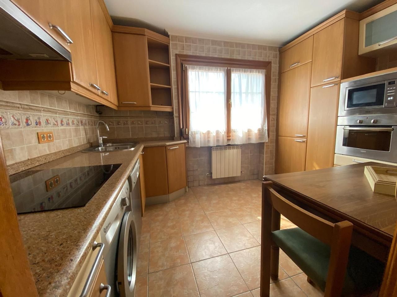 Kitchen of Flat for sale in Durango  with Heating