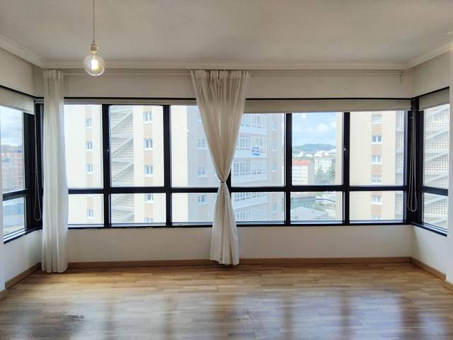 Piso en Venta en Rúa Juan Neira en Los Castros - Castrillón