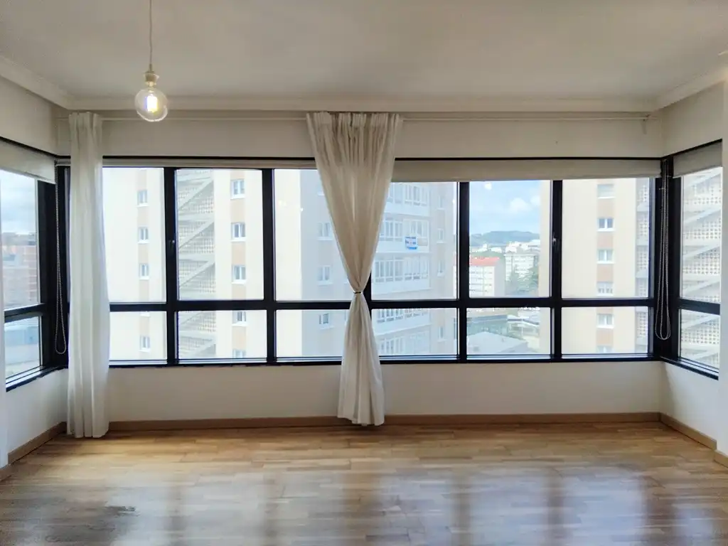 Habitación de Piso en venta en A Coruña Capital  con Calefacción, Parquet y Trastero