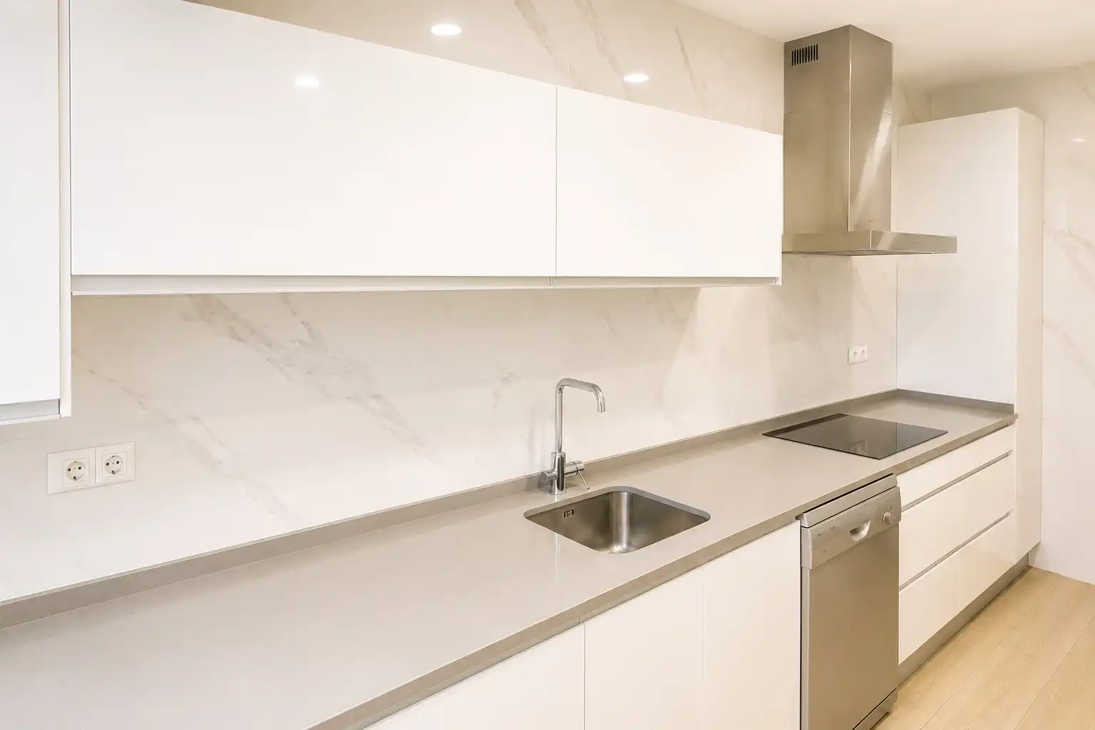 Kitchen of Flat for sale in Málaga  with Air Conditioner, Private garden and Terrace