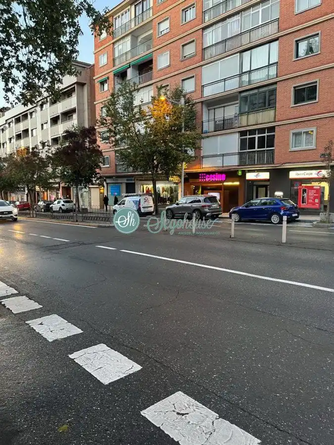 Aparcament de lloguer a Ezequiel González - Conde de Sepúlveda, imagen 5