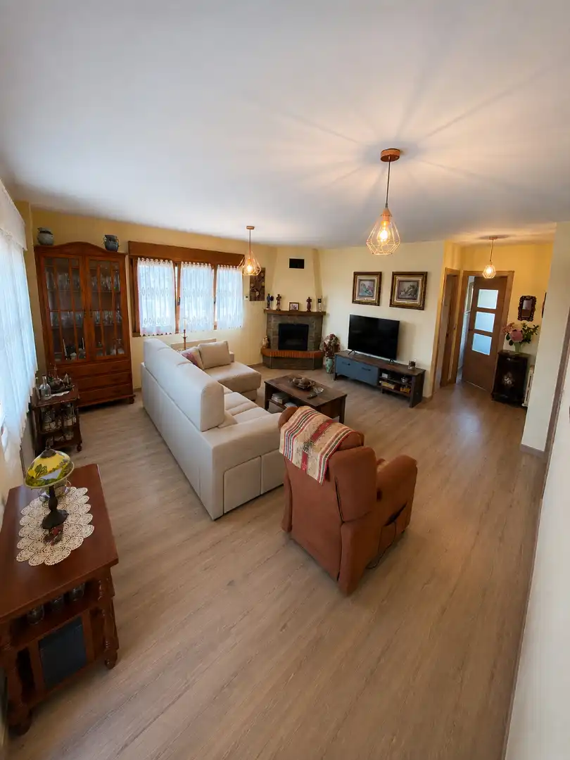 Sala de estar de Casa o chalet en venta en Gijón  con Calefacción, Jardín privado y Parquet