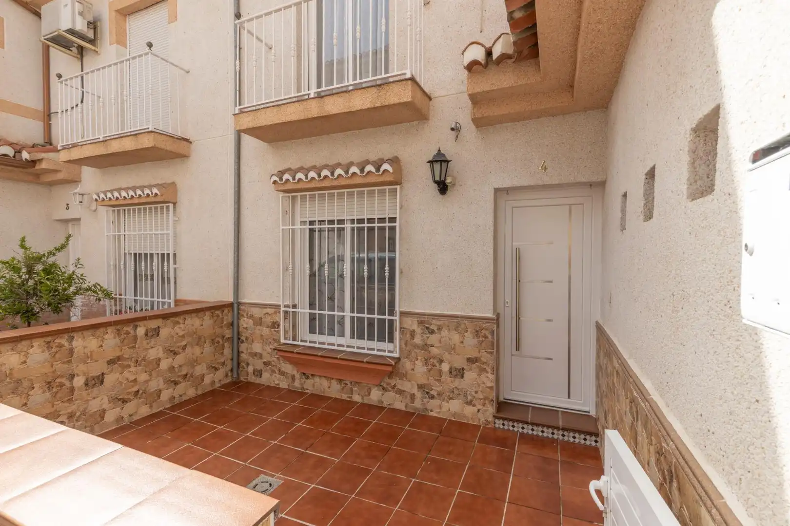 Terrassa de Casa adosada en venda en Fuente Vaqueros amb Aire condicionat