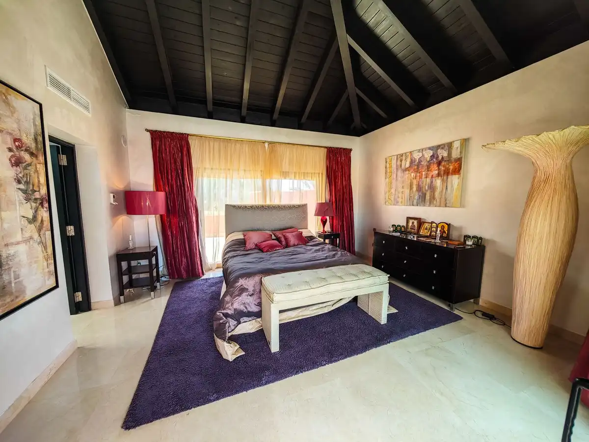 Habitación de Ático en venta en Marbella con Aire acondicionado, Terraza y Sauna