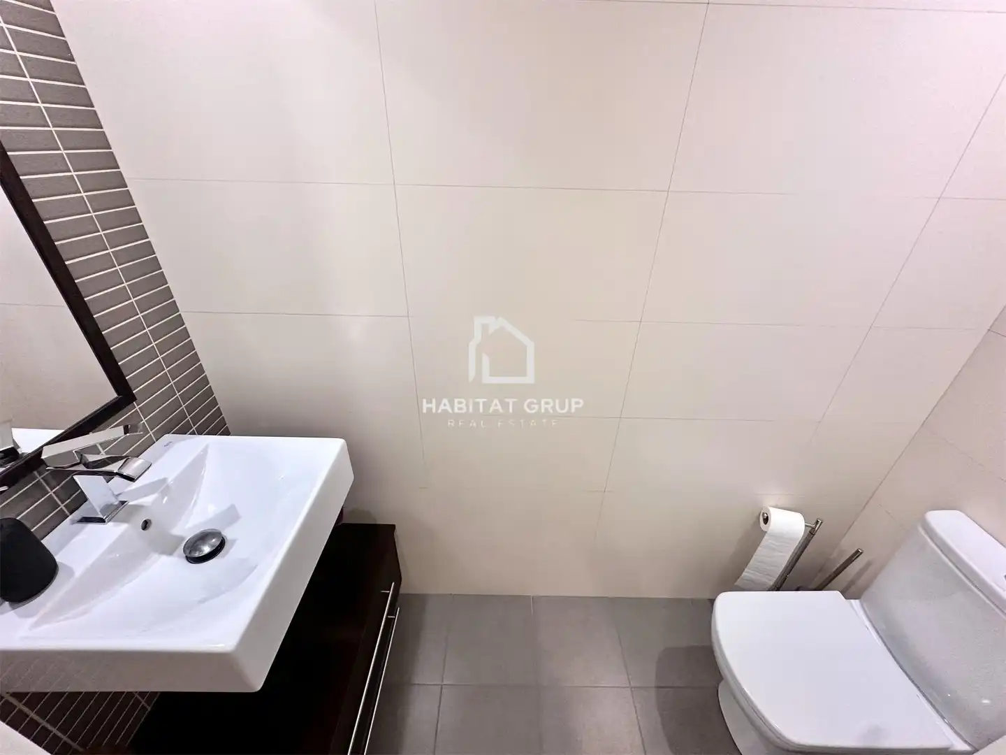 Bathroom of Duplexes for sale in Sant Feliu de Llobregat  with Air Conditioner, Heating and Private garden