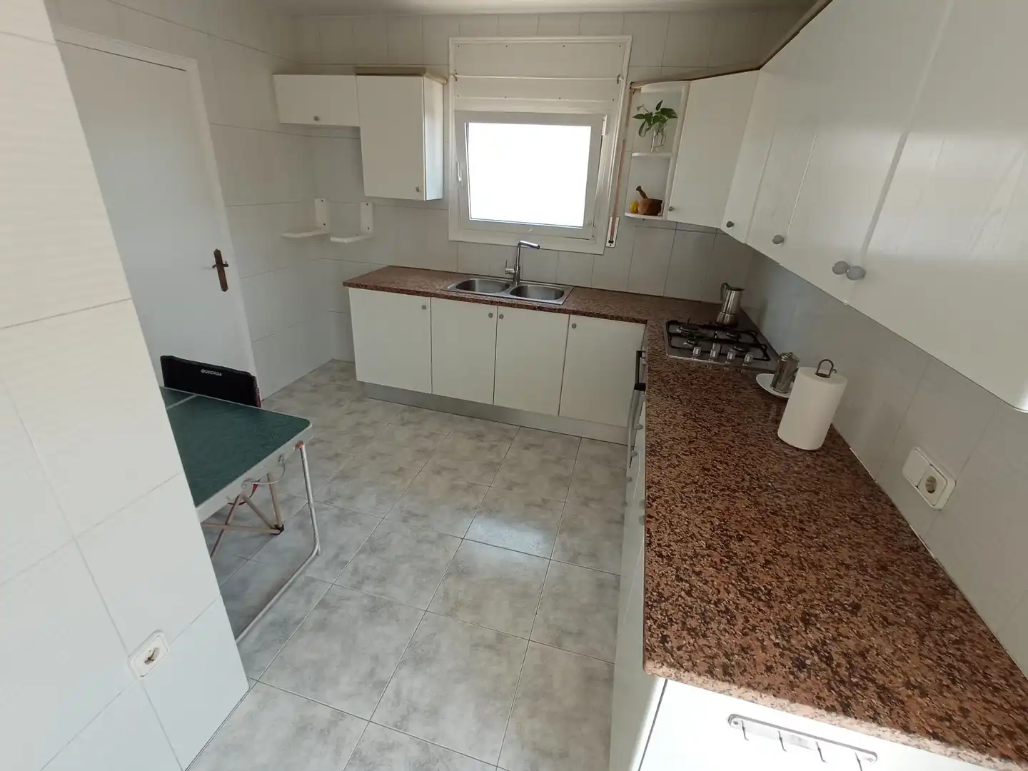 Cocina de Casa adosada en venta en Breda con Aire acondicionado, Calefacción y Jardín privado