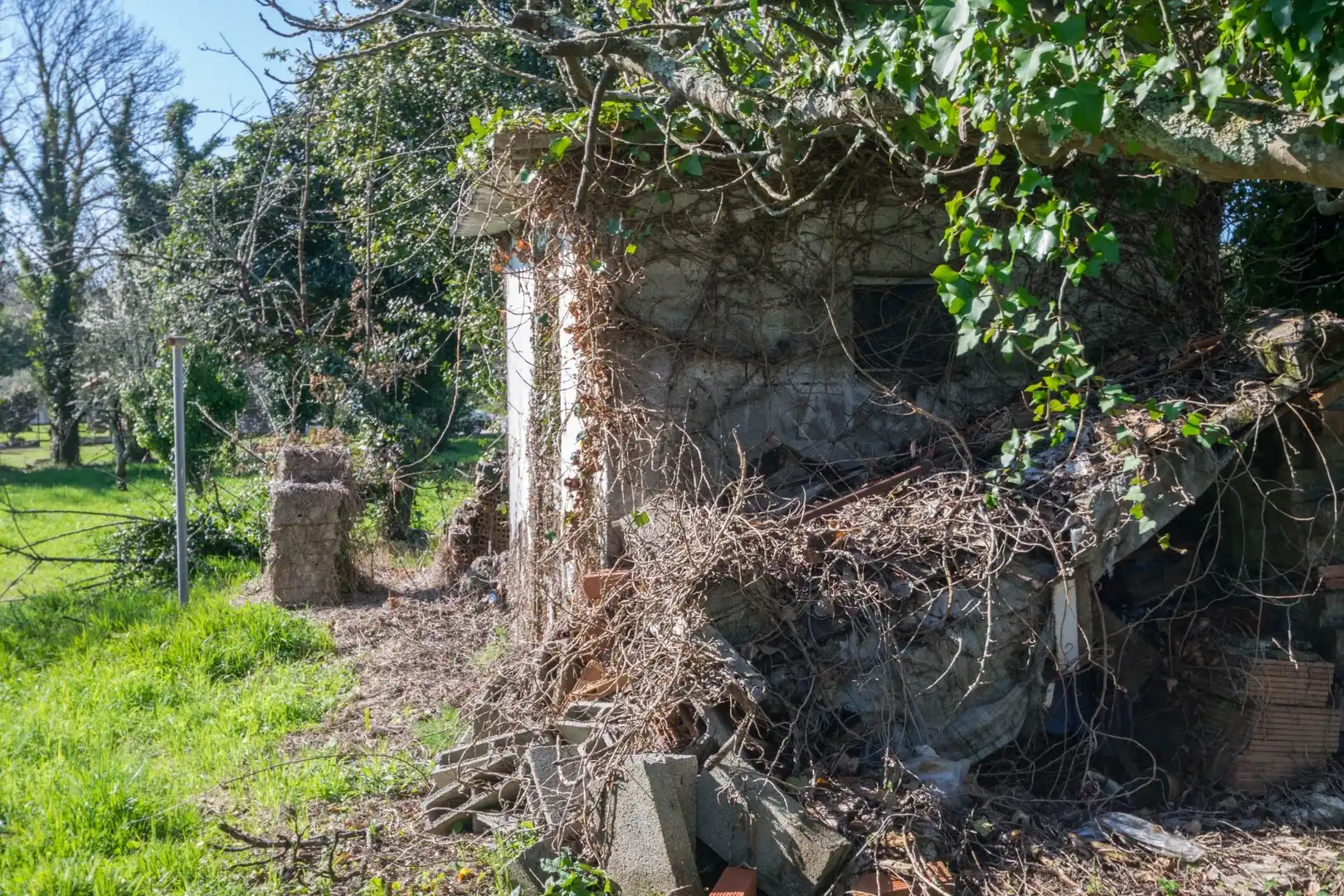 Vista exterior de Casa o xalet en venda en Cambre  amb Jardí privat