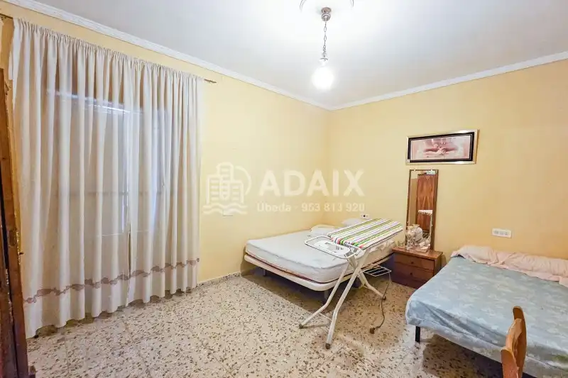 Habitación de Casa o chalet en venta en Úbeda con Terraza, Trastero y Balcón