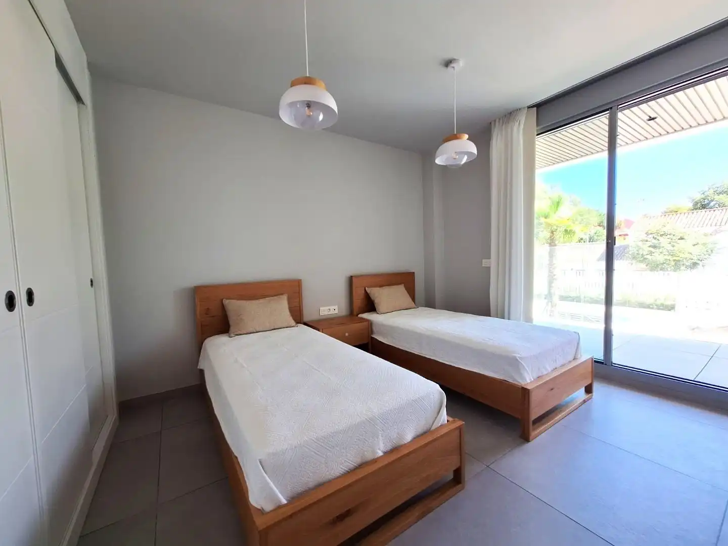 Schlafzimmer von Wohnung zum Verkauf in Marbella mit Klimaanlage, Heizung und Privatgarten