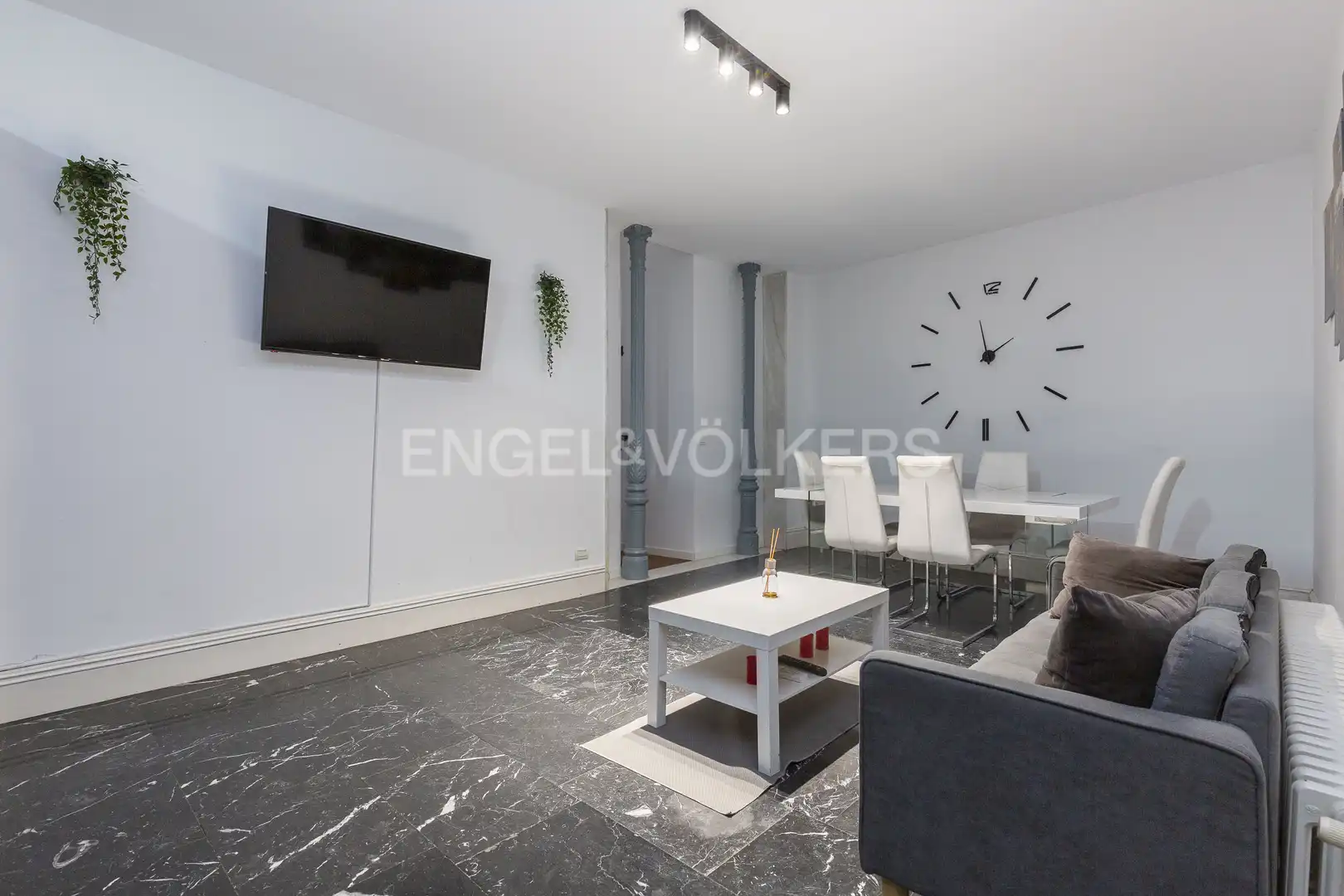 Sala d'estar de Apartament en venda en Madrid amb Aire condicionat, Calefacció i Balcó