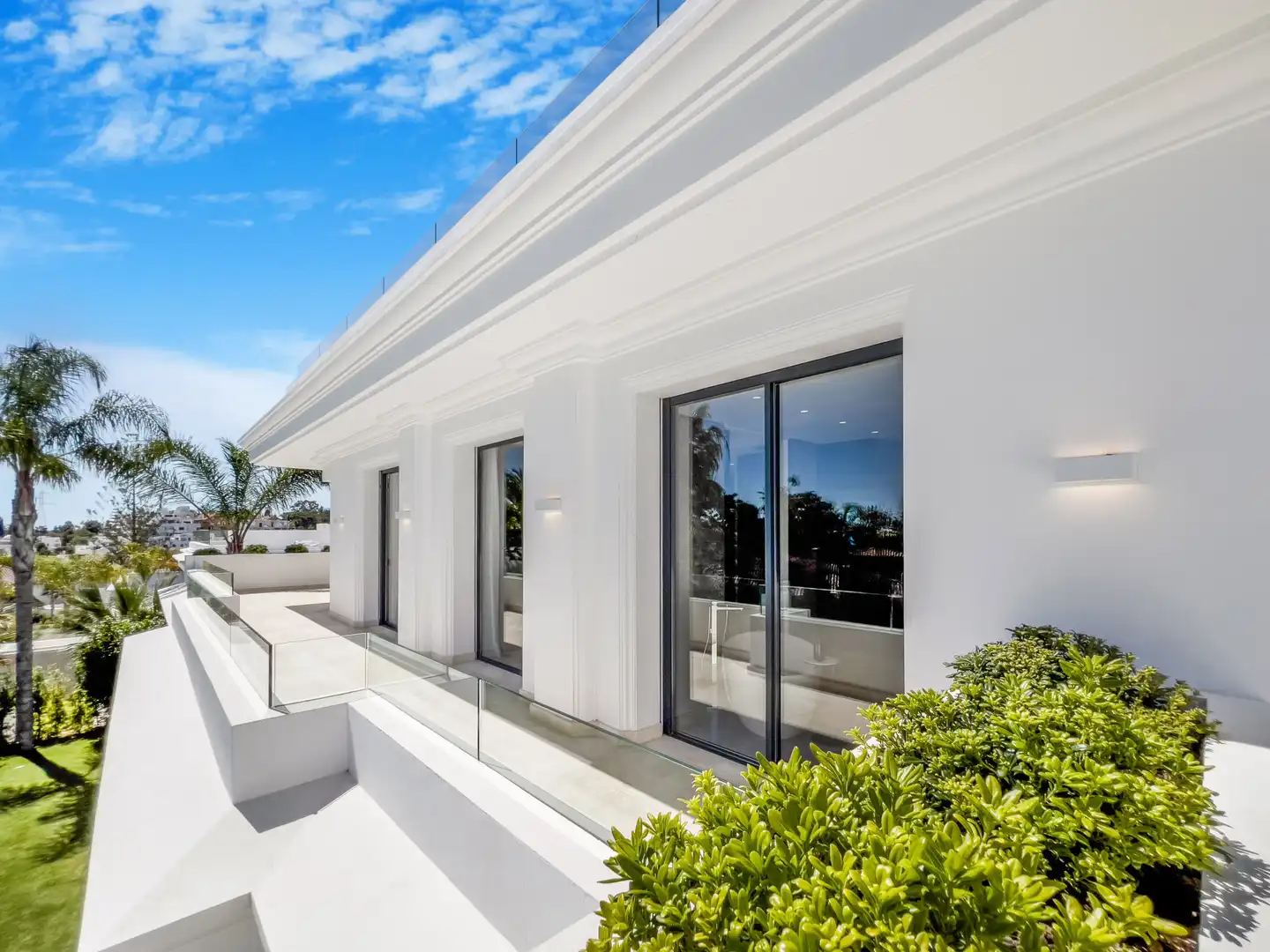 Terrasse von Haus oder Chalet zum Verkauf in Marbella mit Klimaanlage, Heizung und Privatgarten