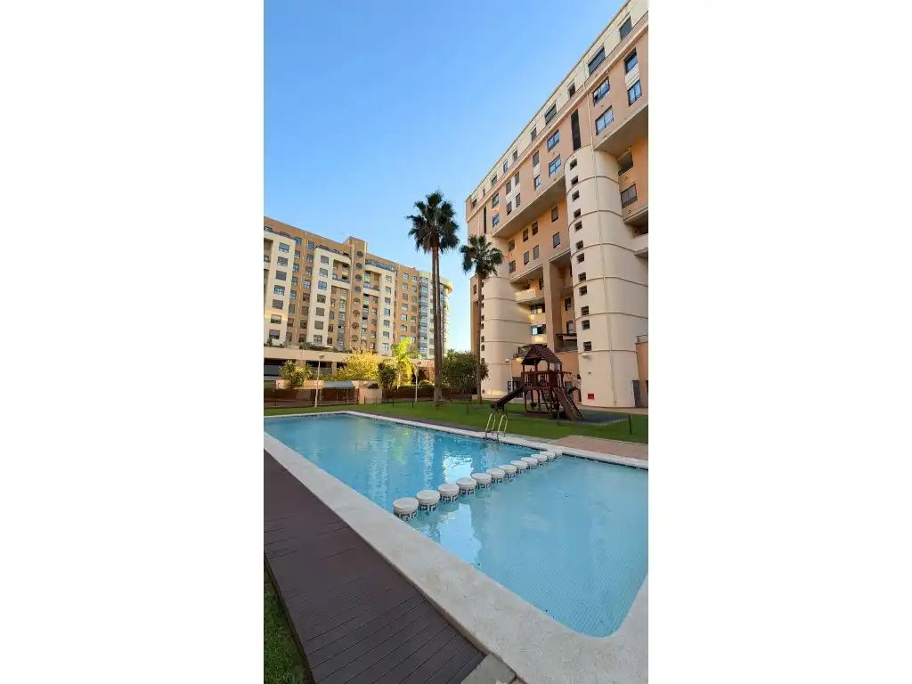 Swimming pool of Flat for sale in Valencia  with Air Conditioner, Terrace and Community pool