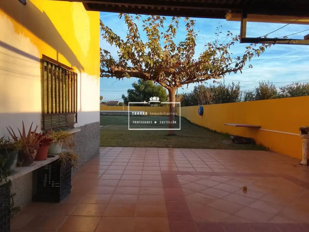 Jardí de Casa o xalet en venda en Castellón de la Plana / Castelló de la Plana amb Calefacció, Terrassa i Moblat