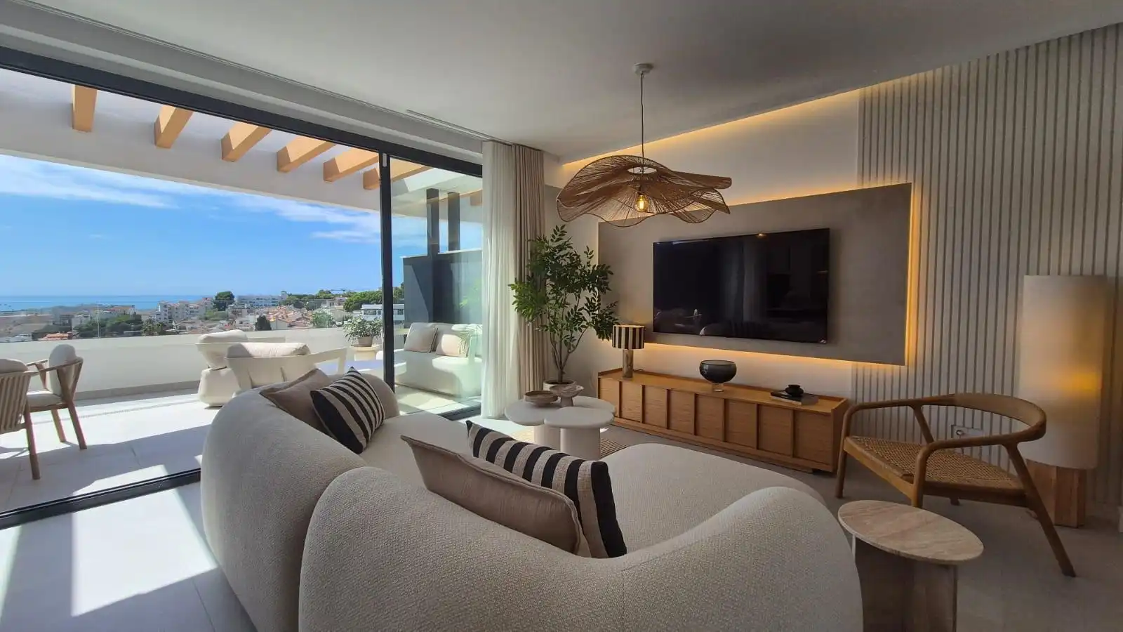Apartment with pool for sale in Calle de la Cornisa, imagen 3