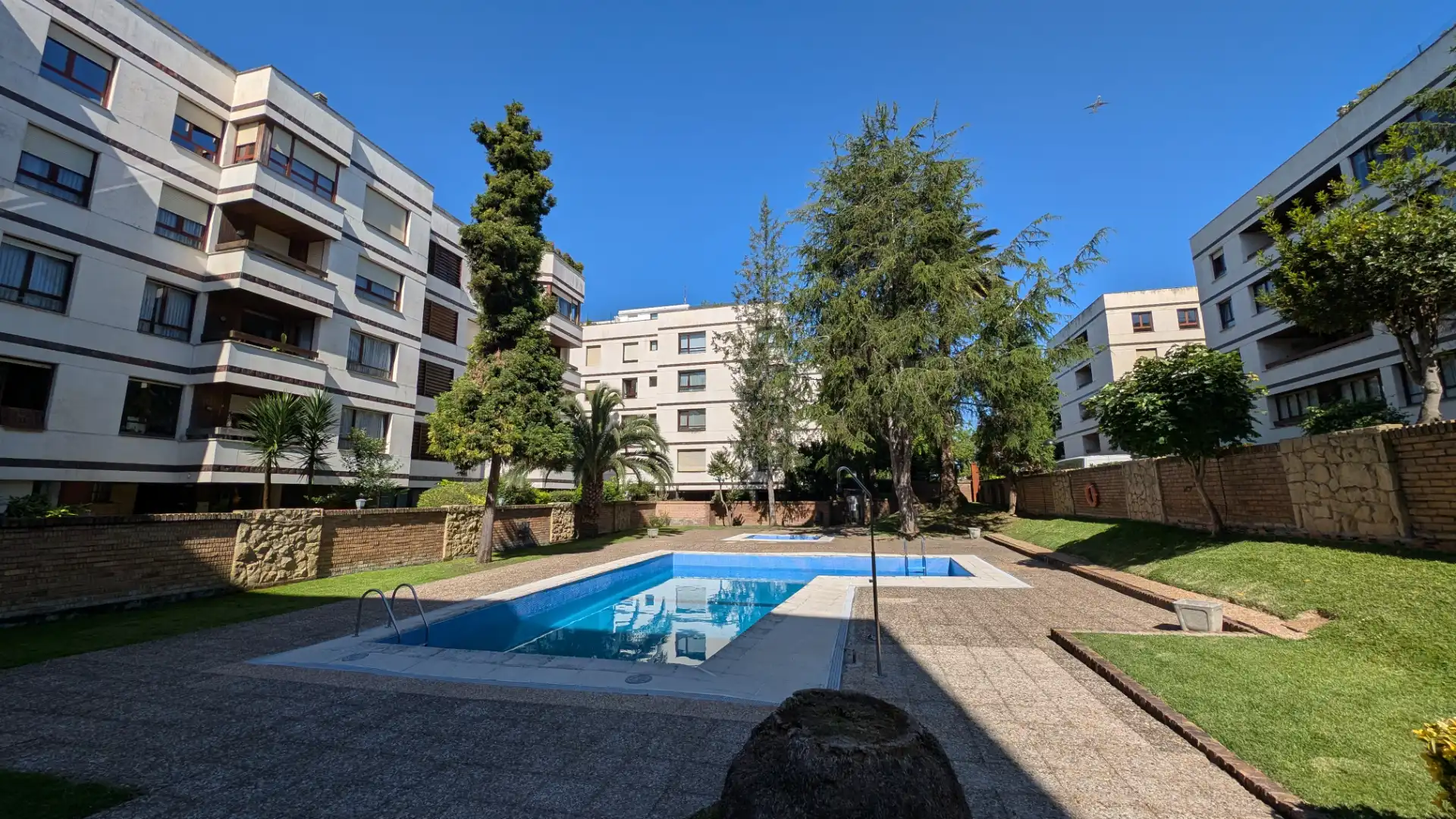 Piscina de Pis en venda en Getxo  amb Calefacció, Terrassa i Traster