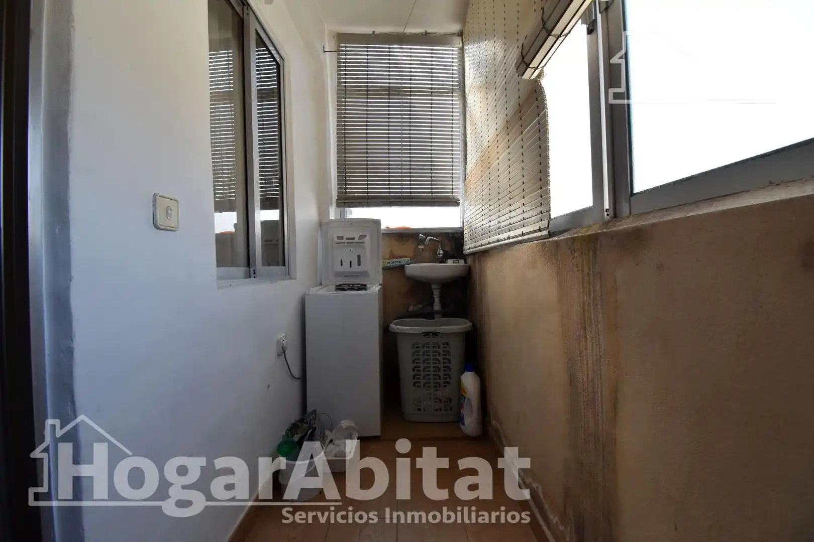 Schlafzimmer von Dachboden zum Verkauf in Oliva mit Terrasse und Möbliert