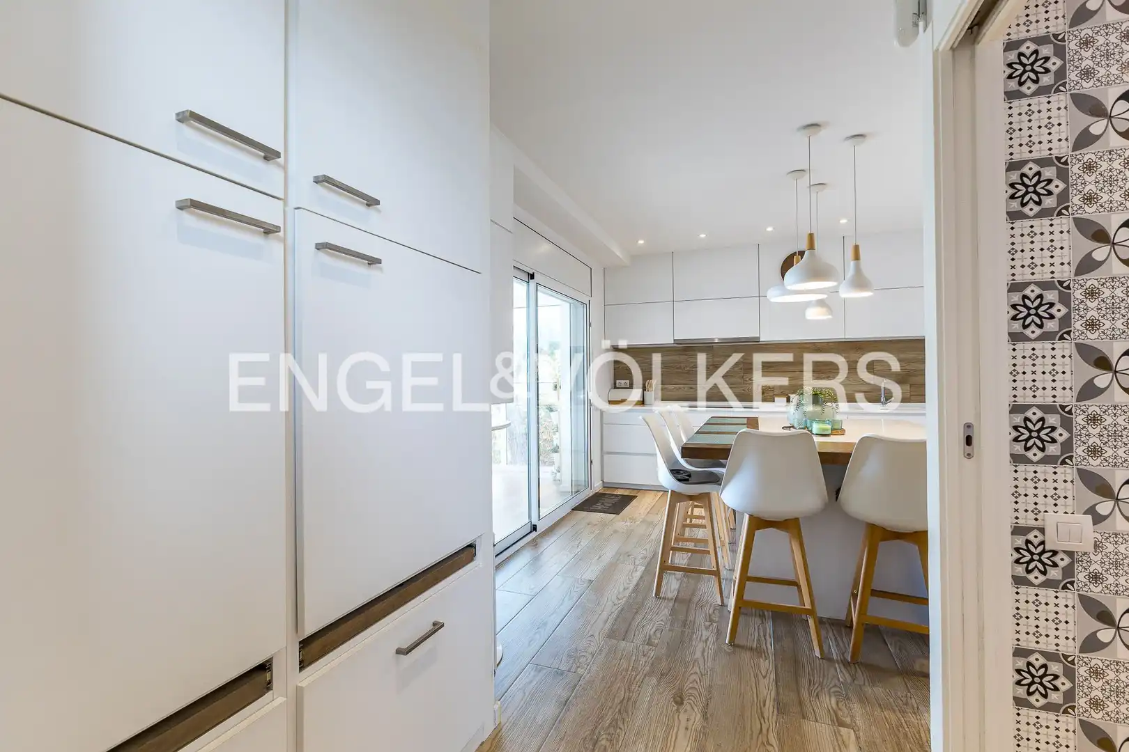 Cocina de Casa o chalet en venta en Vilanova i la Geltrú con Aire acondicionado, Calefacción y Jardín privado