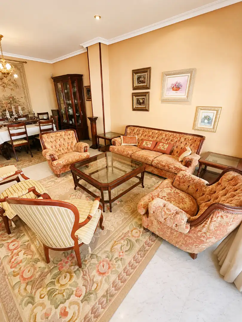 Sala de estar de Piso en venta en Sevilla con Aire acondicionado, Terraza y Piscina comunitaria