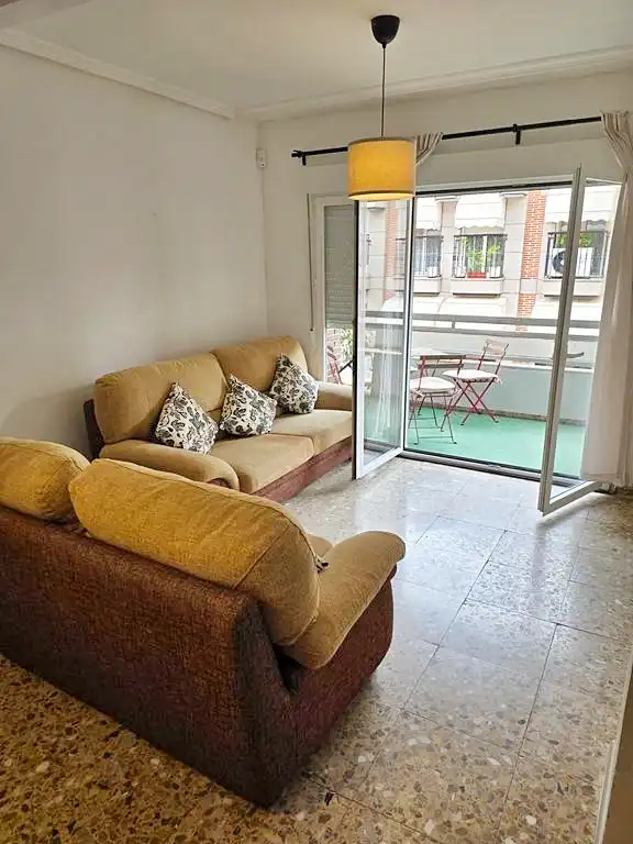 Sala d'estar de Pis per a compartir en Leganés amb Calefacció, Terrassa i Moblat