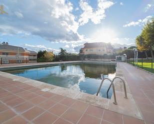 Piscina de Pis en venda en Collado Mediano amb Calefacció, Traster i Piscina comunitària