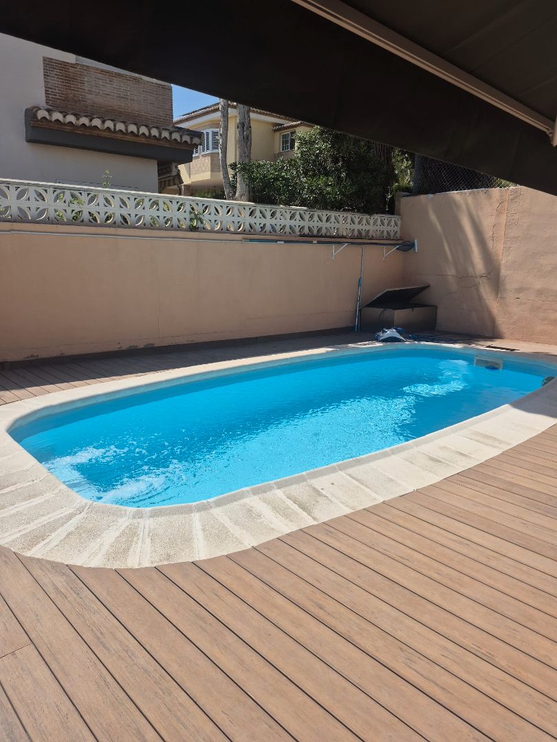 Swimming pool of House or chalet to rent in Paterna  with Air Conditioner, Private garden and Terrace