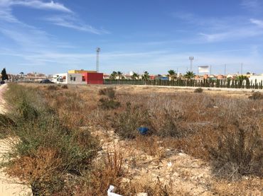 Industrial land for sale in Calle Iguazu 18